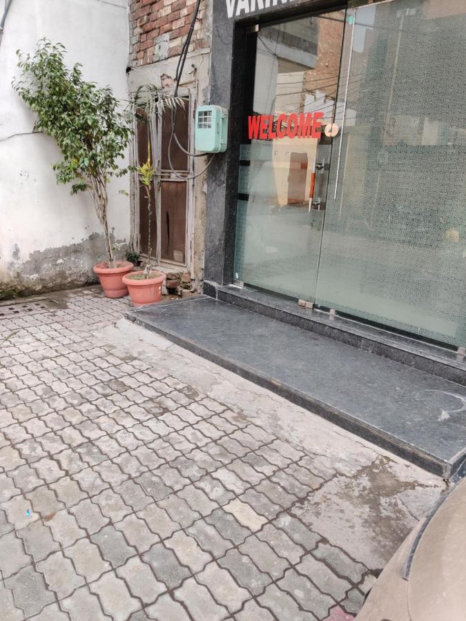 אמריצר Vrinda Apartments מראה חיצוני תמונה