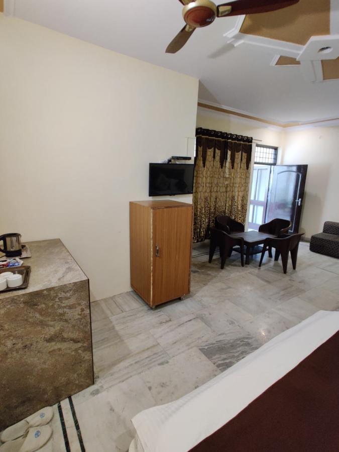 אמריצר Vrinda Apartments מראה חיצוני תמונה